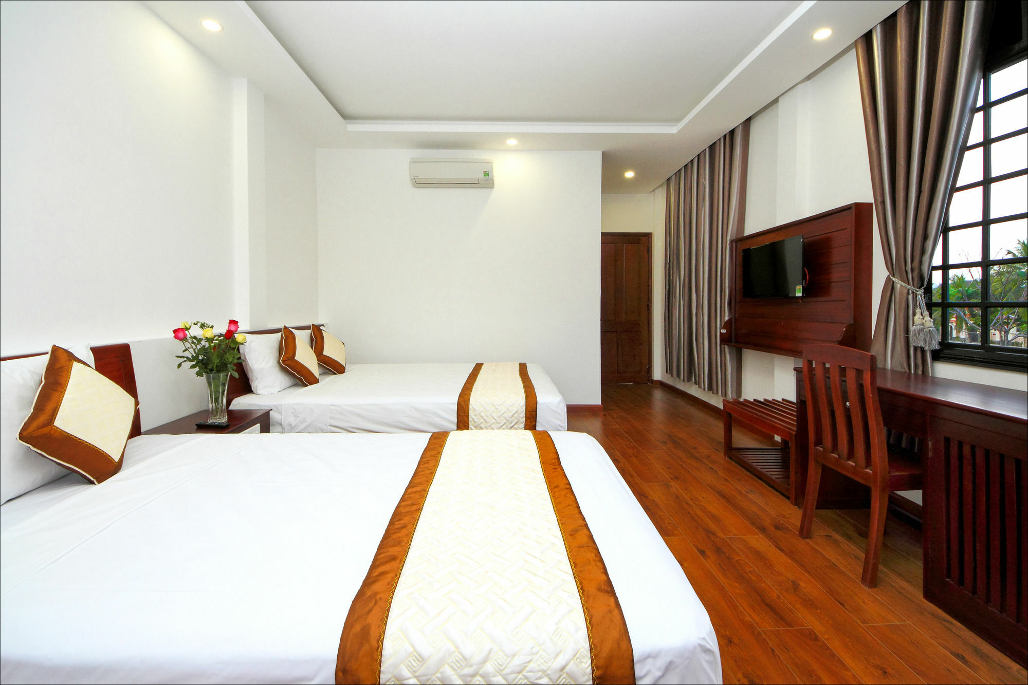 Azalea Homestay Хойан Экстерьер фото