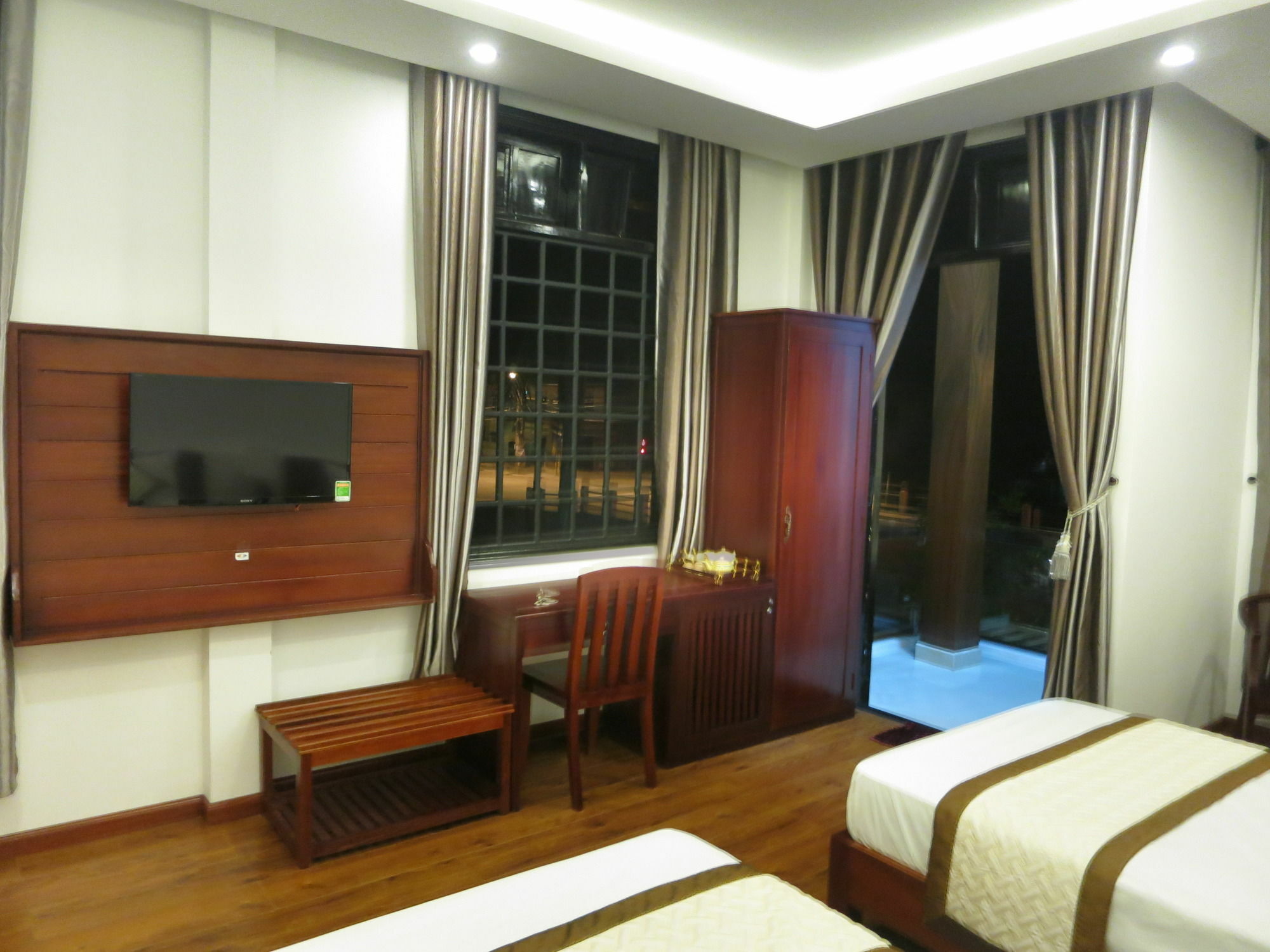 Azalea Homestay Хойан Экстерьер фото