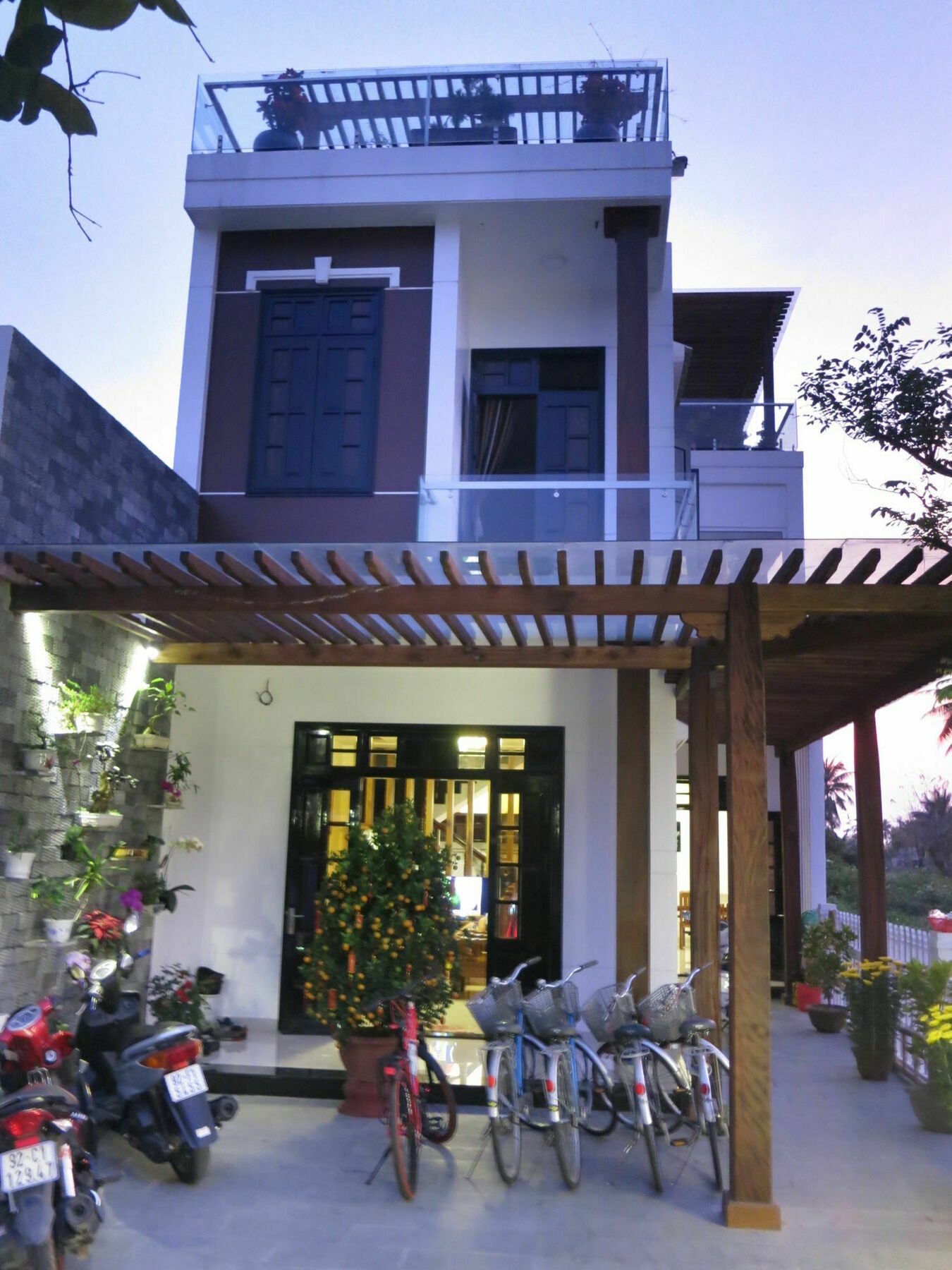 Azalea Homestay Хойан Экстерьер фото